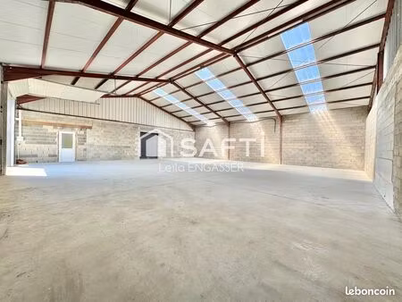 local commercial 229 m² houdan