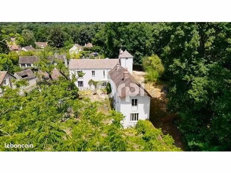 maison 7 pièces 385 m²