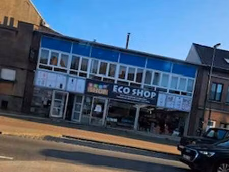 ◊ à louer : surface commerciale de 200 m² sur grand axe