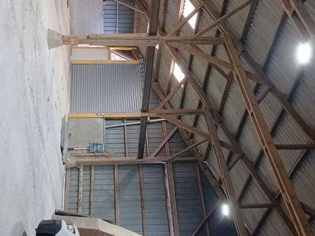 entrepôt local d'activités a louer
