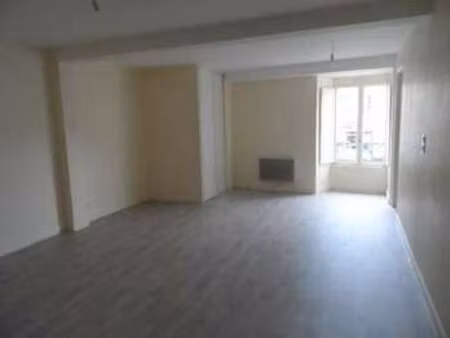 location appartement t1 à château-gontier (53200) : à louer t1 / 35m² château-gontier