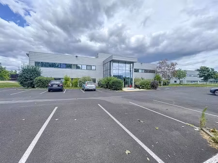 location locaux professionnels 198 m² à aubiere (63170)  2 605 €