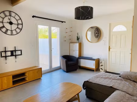 location meublée maison 5 pièces 104.58 m² à le puy-sainte-réparade (13610)  1 750 €