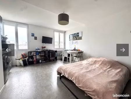 loue très bo studio 20 65m2 proche gare  gem  école de commerce
