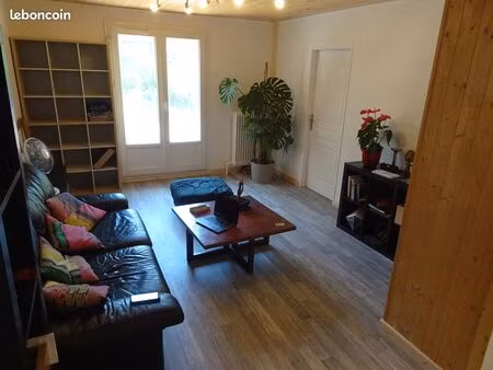 t4 pour colocation - meublé rénové récemment - 3 chambres - quartier calme - garage balcon