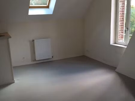 f2 meublé  laon  38m²
