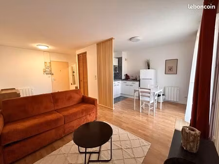 studio meublé avec balcon et box fermé – massy limite antony (rer b/c à 8 min)