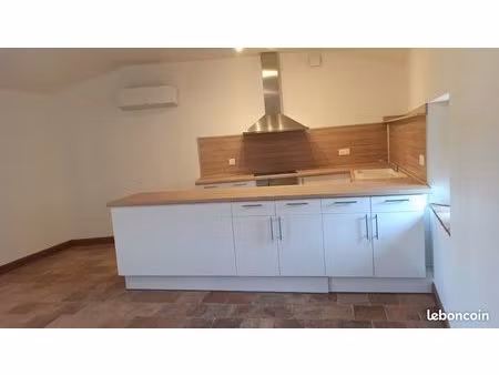 appartement 90 m² + cellier 18 m² + parking privatif sécurisé
