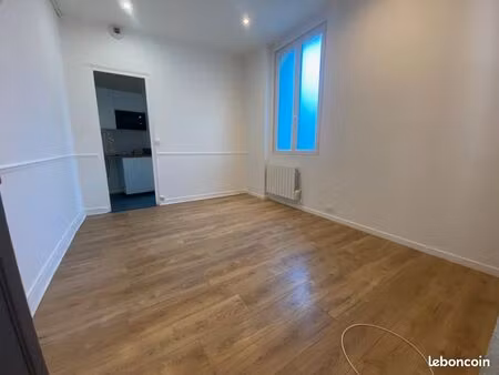 studio 19m2 - vincennes - refait à neuf