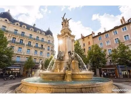 location commercial hcv piéton