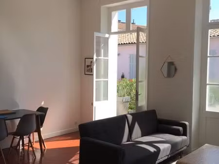 t2 meublé de 45 m² – calme sur cour en plein centre-ville d'aix-en-provence
