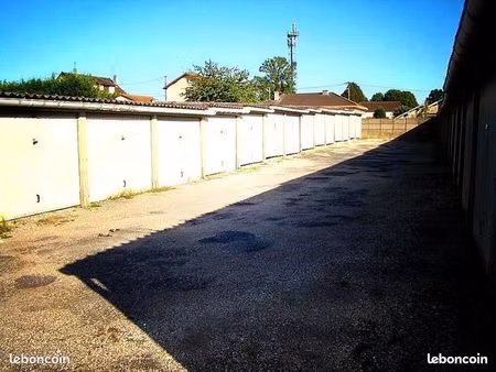 grand garage box sol beton