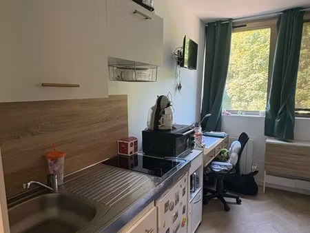 studio meublé et équipé
