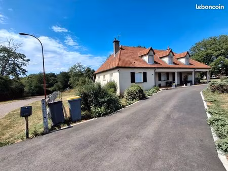 maison bout de village au calme