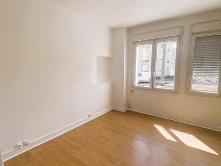 a louer t2 de 57m² - quartier des capucins  brest
