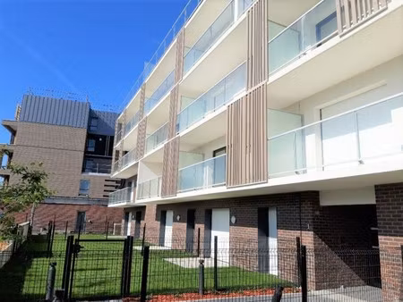 t2 avec balcon et parking à lesquin