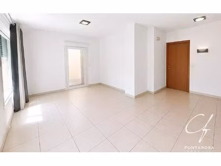local professionnel de 108 93 m² transformable en habitation – jardin – fort potentiel