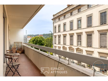 très bel appartement de standing avec balcons au coeur du quartier d'ainay