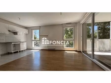 exclusivite foncia proximité chézine : beau t3 de 64 68 m2 avec très grand balcon  local v
