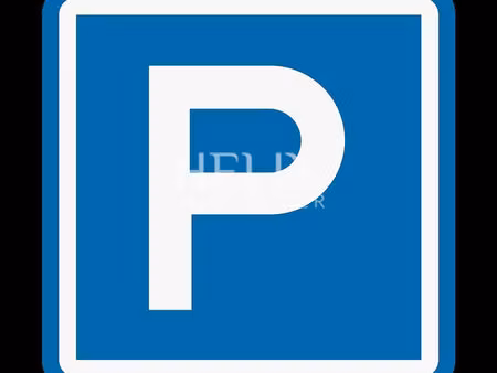 parking / box le pecq 13 m2