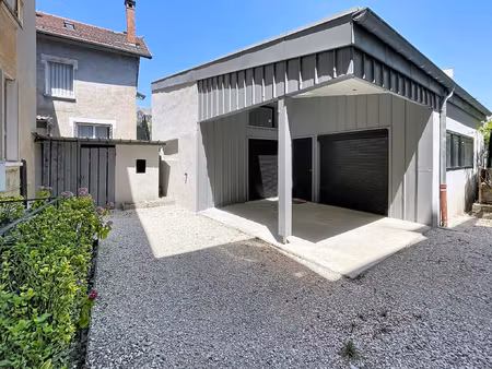 bien unique et atypique à chambéry !