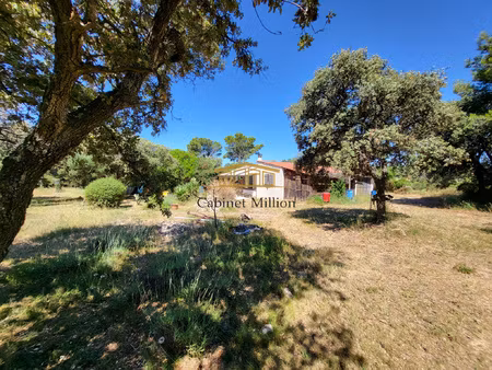 à vendre charmant mazet sur vaste terrain agricole à deux