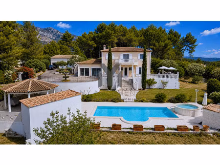 rare sur le secteur ! villa de 165 m2 avec piscine cadre vi