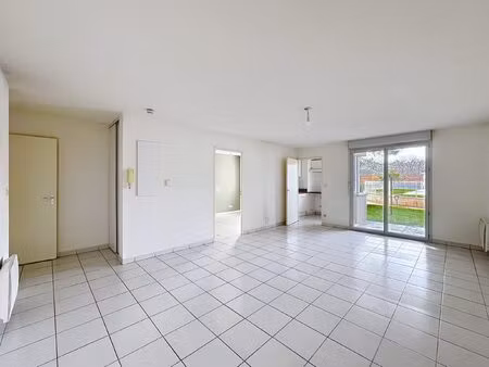 grand t2 en rez-de-jardin à louer à fonbeauzard