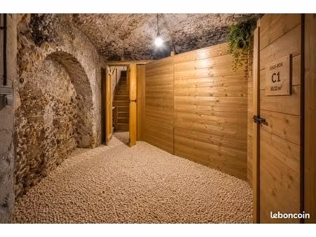 hyper-centre poitiers – grande cave de 110 m² aménagée en 8 box | investissement rentable