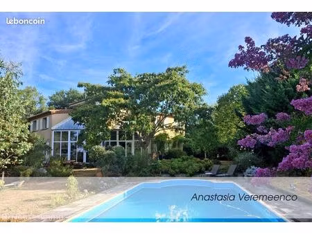 maison 8 pièces 182 m²