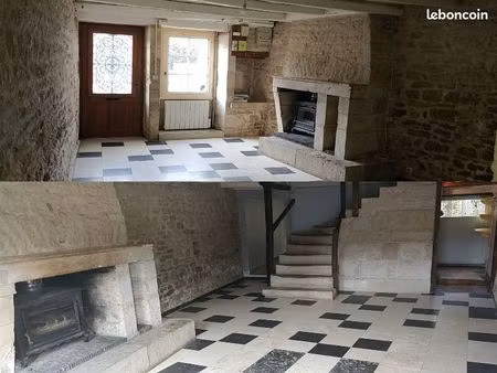 petite maison de bourg à celles sur belle