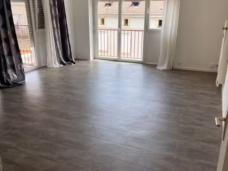 studio 38 5m2 - lumineux - centre ville d’épinal - 490 cc
