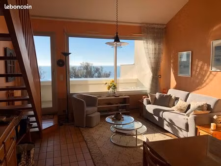 emplacement exceptionnel bel appartement t2 bis en duplex  grande vue mer avec balcon