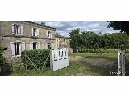 maison de campagne- dépendances et grand terrain
