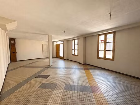 immeuble de 277 m2 avec garage et vue sur l'adour