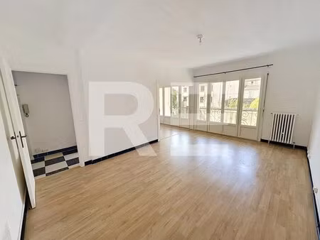 nîmes centre - quartier st baudile - appartement traversant type t3 de 74 m2 avec cave et.
