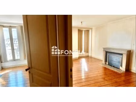 en plein coeur du quartier saint pierre- apt avec ascenseur et terrasse-