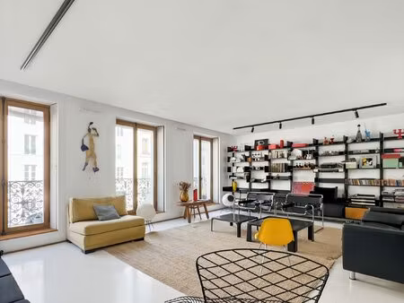 paris 10e – 4/5 pièces de 117 m² avec balcon filant