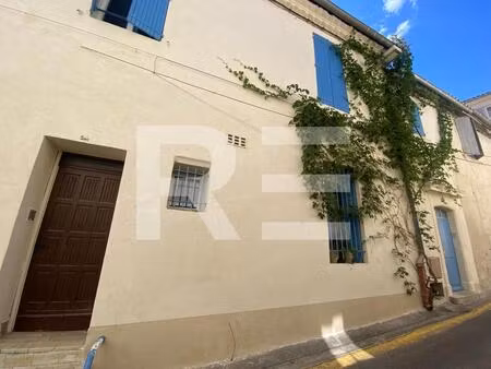 exclusivite nîmes quais de la fontaine  t4 avec garage