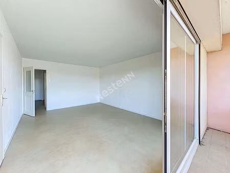 appartement secteur 8 mai - 2 chambres  cave  parking