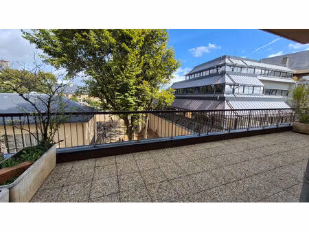 rodez  appartement 2 pièce(s) 47 m2  ascenseur  cave  terrasse