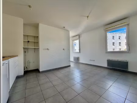 saint nazaire quartier des 4 horloges studio t1 bis 31 m² balcon parking