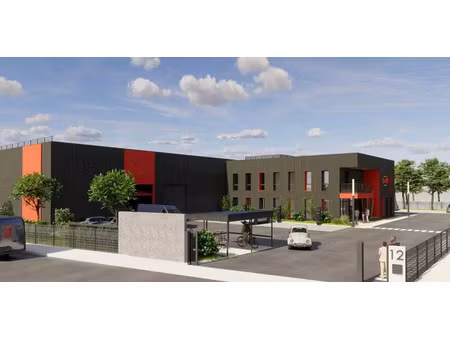 location commerce 2271 m² à bron (69500)