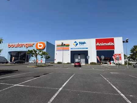 location commerce 1236 m² à chambray-lès-tours (37170)