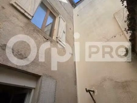 location commerce la rochelle 17000 33m²