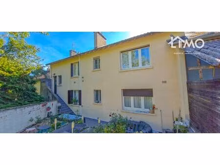 maison de ville 178 m² constituée de deux logements réunis avec un terrain de 445 m²