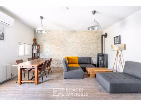 maison avec terrasse  cour et piscine au coeur du beaujolais