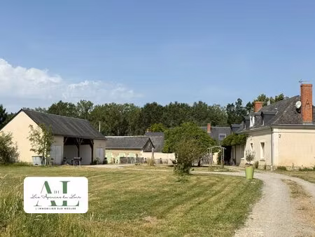 mouliherne – propriété avec gîte  piscine et dépendances