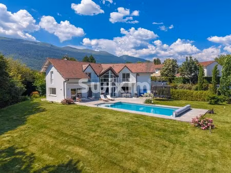 exclusivité – flies – maison familiale rénovée avec piscine