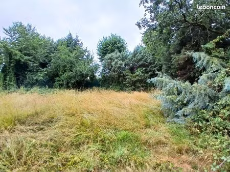 terrain 739 m² parisot